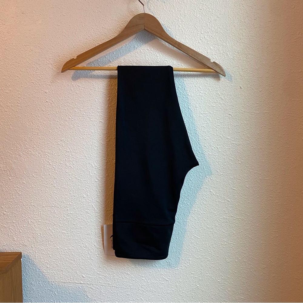 ZYIA Black Light n Tight Highrise NWT Size 6-8
